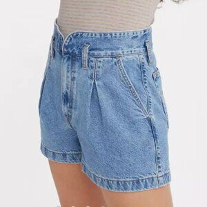 Levi's High Rise Mom Shorts | Medium Wash | Size 23